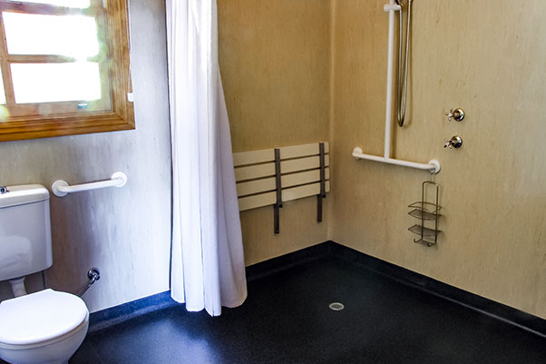 Wheelchair accessible toilet and shower in Ah Moy cottage, Tasmania